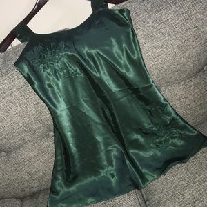 NWOT Women’s Satin Emerald Nightgown/Chemise ⭐️